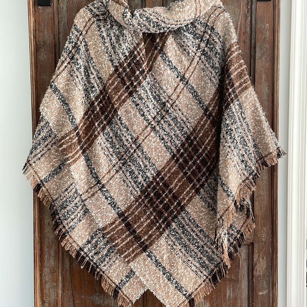 NWOT - Modena Brown, Tan and Cream Blanket Fringe Poncho OS - Picture 2 of 7